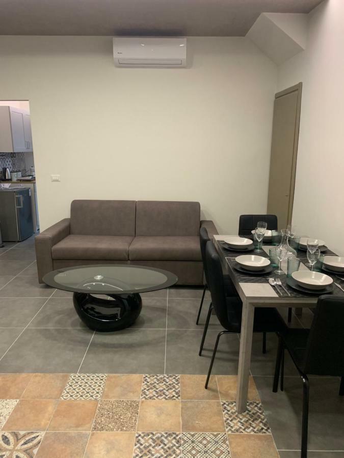Casa Scassacocchi Apartment เนเปิลส์ ภายนอก รูปภาพ