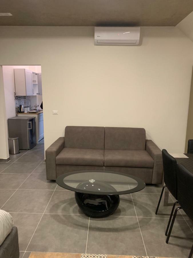 Casa Scassacocchi Apartment เนเปิลส์ ภายนอก รูปภาพ