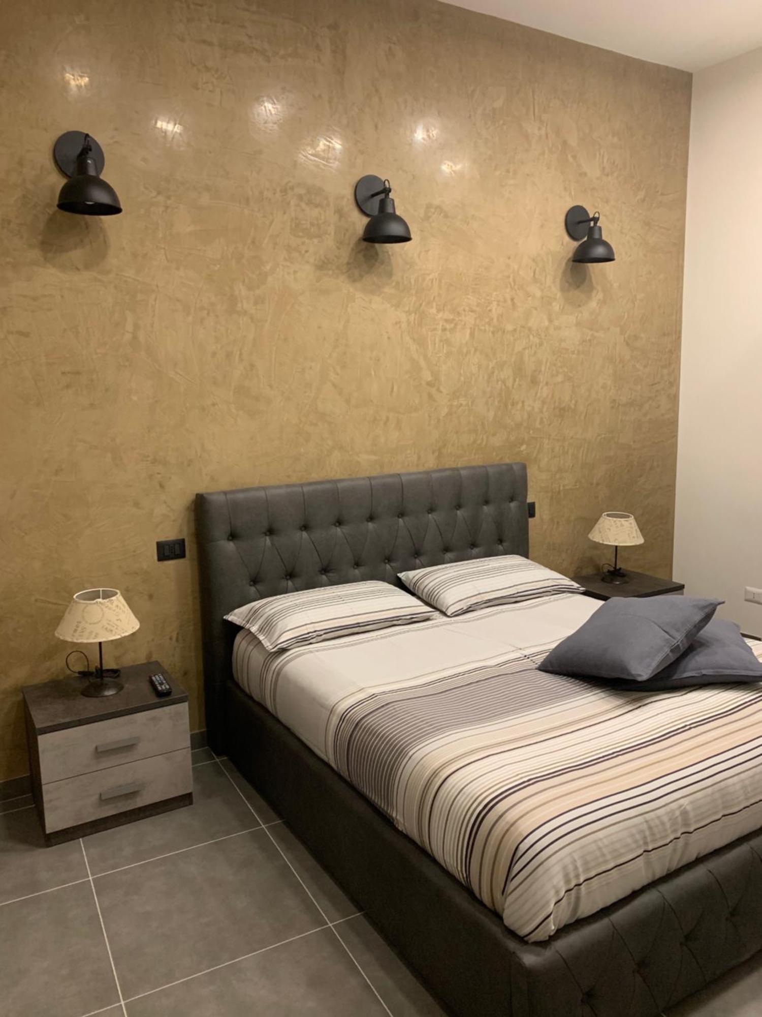 Casa Scassacocchi Apartment เนเปิลส์ ภายนอก รูปภาพ